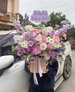 giỏ hoa hiện đại